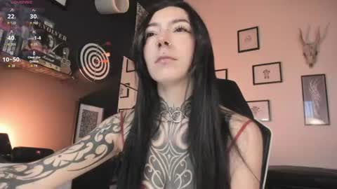 Snapshot of juliet_sourire chatting on July 15, 1:05 pm juliet_sourire online show from July 15, 1:05 pm