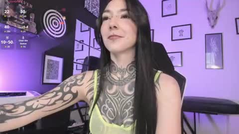 Snapshot of juliet_sourire chatting on July 17, 8:14 pm juliet_sourire online show from July 17, 8:14 pm