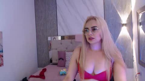 julieta__fox_ online show from March 2, 2:03 am