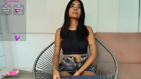 Juli online show from January 4, 7:23 pm