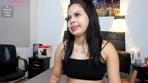 Snapshot of julieta_coopeer_ chatting on January 10, 9:55 am Julieta online show from January 10, 9:55 am