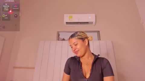 Julieta  IG juietaflower06 online show from November 14, 1:43 pm