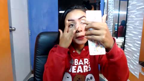 julieta_fn online show from December 5, 2:36 pm