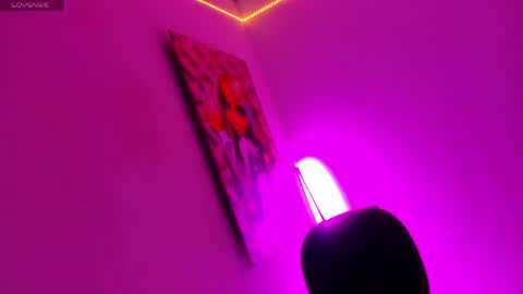 Snapshot of julieta_princess_ chatting on June 4, 12:49 am online show from June 4, 12:49 am