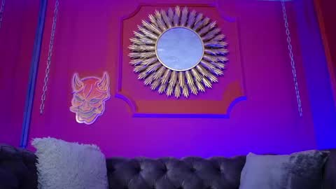 Snapshot of julieta_russell chatting on April 28, 11:04 am Julieta online show from April 28, 11:04 am