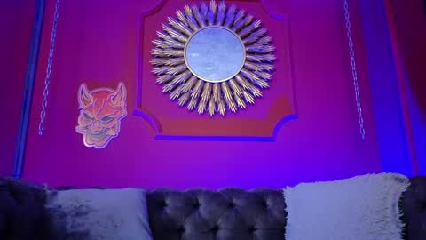 Snapshot of julieta_russell chatting on April 29, 11:14 am Julieta online show from April 29, 11:14 am