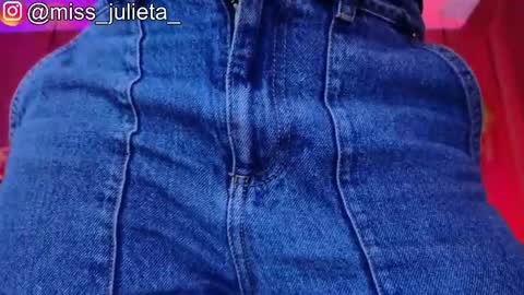 Snapshot of julieta_russell chatting on June 2, 11:45 am Julieta online show from June 2, 11:45 am