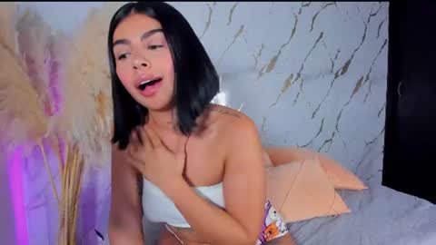 Julieth Gomez online show from July 15, 3:12 am