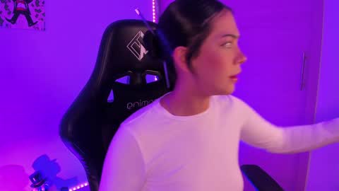 Julieta  online show from December 6, 1:40 am