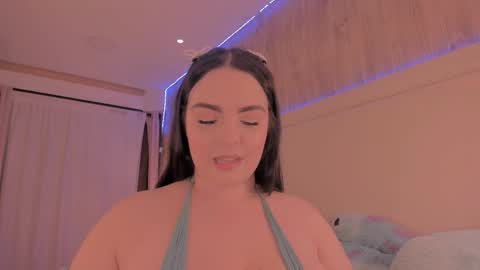 Julieta Vargas online show from March 12, 6:47 pm