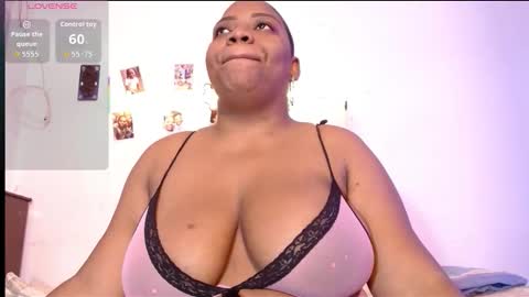 Snapshot of julieth_brown15 chatting on January 10, 5:26 pm Julieth Brown online show from January 10, 5:26 pm