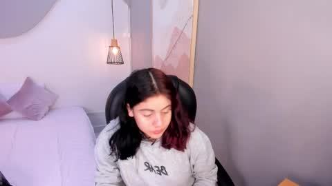 Julieth  online show from December 1, 7:41 pm