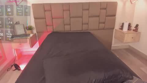 Snapshot of julieth_rojas chatting on February 27, 4:45 am julieth_rojas online show from February 27, 4:45 am