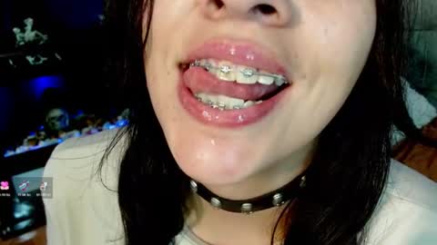 Snapshot of julieth_sex1 chatting on July 5, 9:49 am online show from July 5, 9:49 am