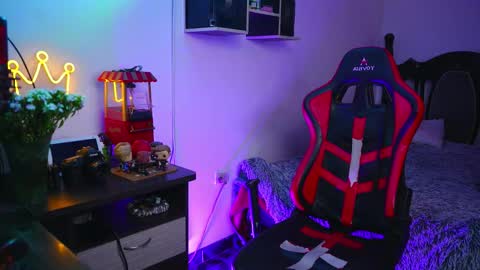  Julietha  online show from December 3, 6:06 pm