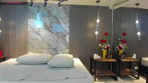 Snapshot of julietha_taylor chatting on March 17, 1:43 am Julietha online show from March 17, 1:43 am