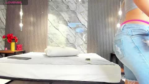 Snapshot of julietha_taylor chatting on March 20, 2:16 am Julietha online show from March 20, 2:16 am