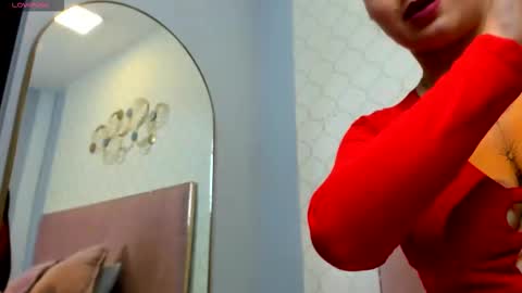 Snapshot of juliethcruz chatting on February 4, 8:14 pm online show from February 4, 8:14 pm