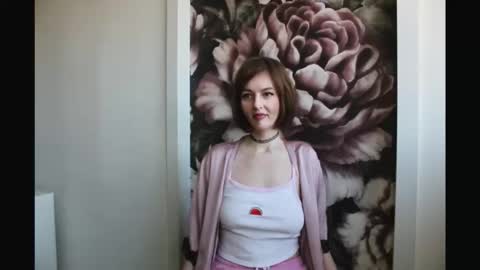 Snapshot of julietrosiecross chatting on February 23, 10:56 am juliet online show from February 23, 10:56 am