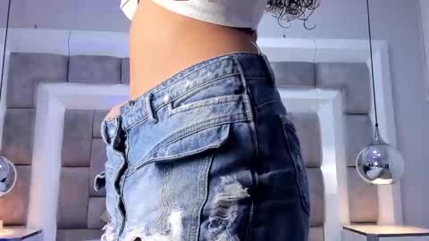 Hi guys It is a pleasure to have you here I am Julieta  online show from November 5, 11:54 am