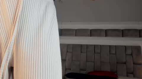 Hi guys It is a pleasure to have you here I am Julieta  online show from January 10, 12:40 pm