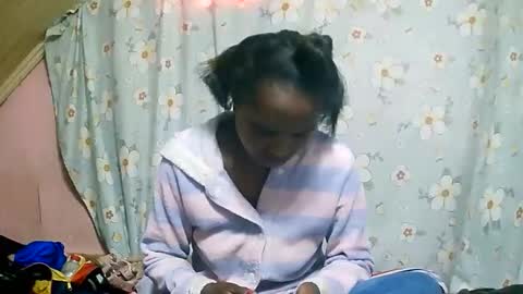 Snapshot of juliette9794 chatting on September 19, 4:25 am juliette9794 online show from September 19, 4:25 am