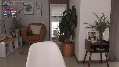 Snapshot of juliette_dee chatting on June 12, 9:46 pm Juliette Dee online show from June 12, 9:46 pm