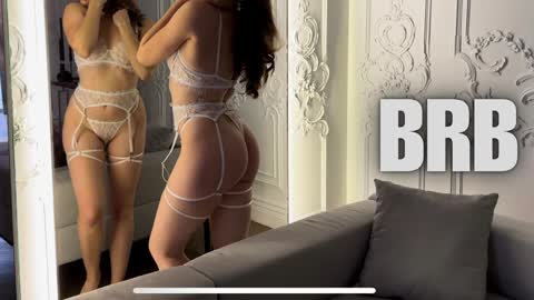 Julie online show from February 1, 3:50 pm