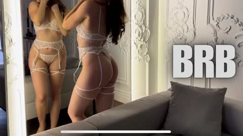 Julie online show from February 1, 6:51 pm