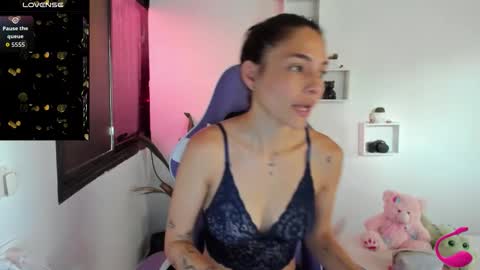 Snapshot of juliette_sweet05 chatting on February 26, 2:27 pm juliette online show from February 26, 2:27 pm