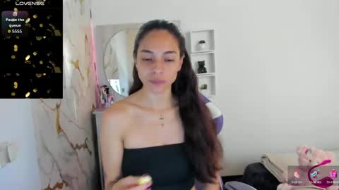 Snapshot of juliette_sweet05 chatting on April 13, 3:50 pm juliette online show from April 13, 3:50 pm