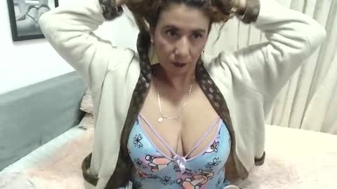 Juliia online show from December 19, 3:29 am