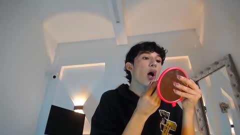 jullian online show from April 8, 9:26 pm