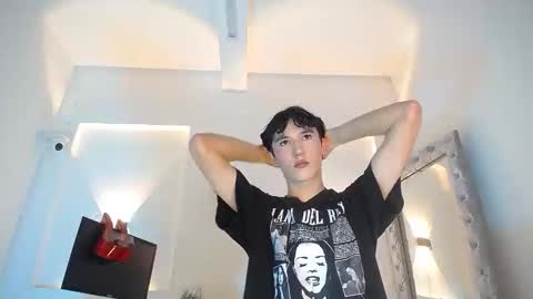 Snapshot of jullian_ricci chatting on April 23, 9:28 pm jullian online show from April 23, 9:28 pm