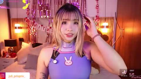 jullianapriv_ online show from February 17, 2:24 pm