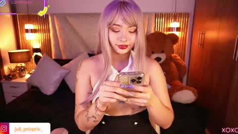 jullianapriv_ online show from February 27, 2:06 pm