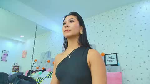 Julieta Reyes   online show from October 11, 11:42 am