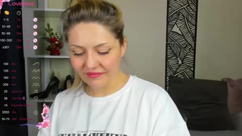 Jully online show from December 8, 4:35 am