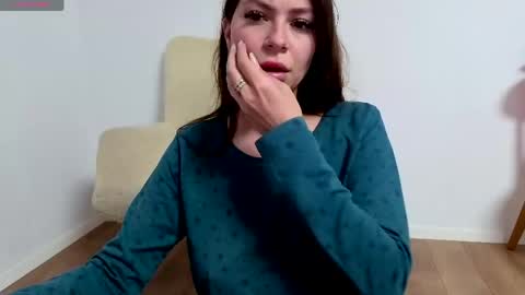 Snapshot of jullyenn chatting on April 30, 7:09 pm Jully online show from April 30, 7:09 pm
