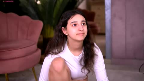 Snapshot of jullyfox chatting on February 24, 11:52 am Foxy online show from February 24, 11:52 am