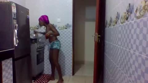 Snapshot of julsey_juicy chatting on March 29, 3:34 pm Reyna online show from March 29, 3:34 pm