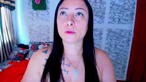 Snapshot of julybravo chatting on January 6, 7:17 pm juliana online show from January 6, 7:17 pm