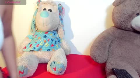 Snapshot of junbootix chatting on March 4, 12:33 pm ANGELINA indepen camgrl online show from March 4, 12:33 pm