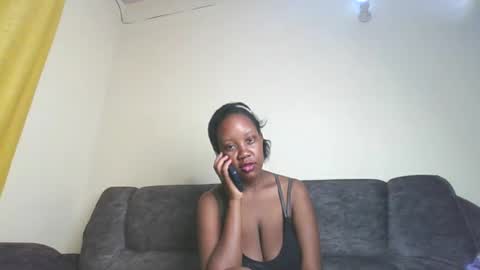 Snapshot of junebeiby chatting on February 22, 9:19 am queen online show from February 22, 9:19 am