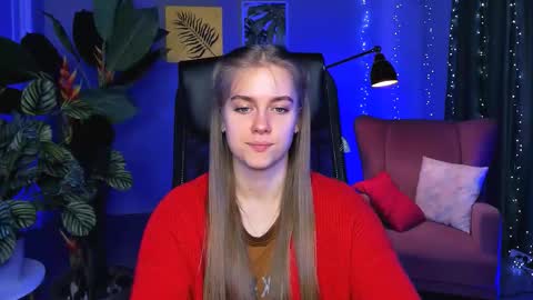 junewoods online show from March 26, 7:14 am