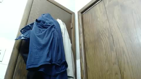 Snapshot of junk_yard_dog chatting on May 22, 11:38 am Dave online show from May 22, 11:38 am