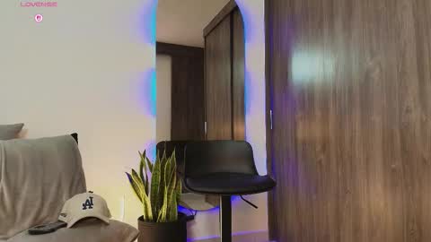 junniormontaner online show from March 24, 2:16 am