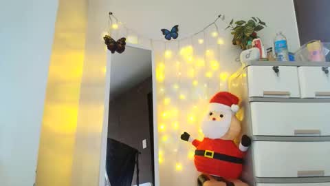 junovaughn online show from December 20, 1:02 am