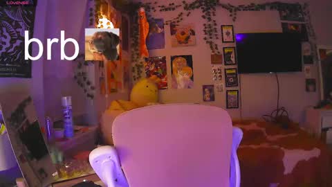 Snapshot of jupitersclaim chatting on November 6, 12:11 am jupitersclaim online show from November 6, 12:11 am