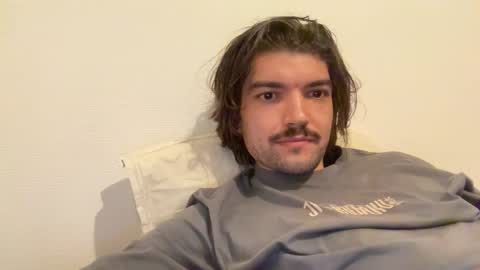 just_a_guy_with_a_big_cock online show from June 4, 8:37 pm